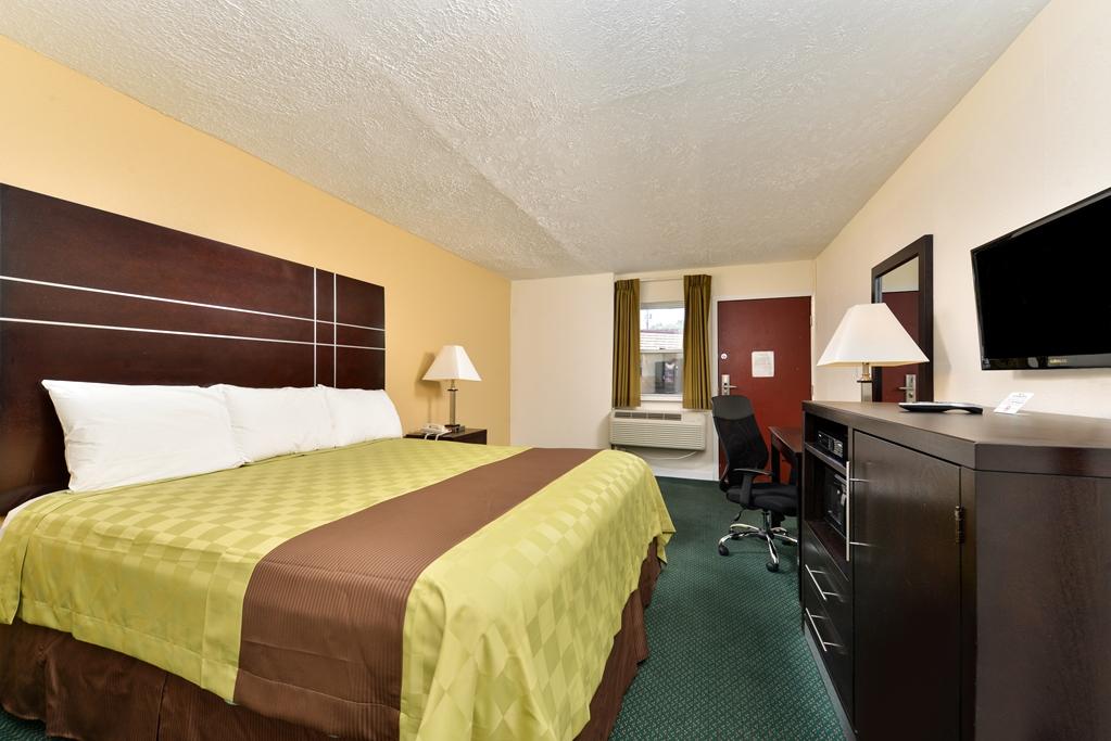 Americas Best Value Inn - Port Jefferson Station - Long Island Oda fotoğraf