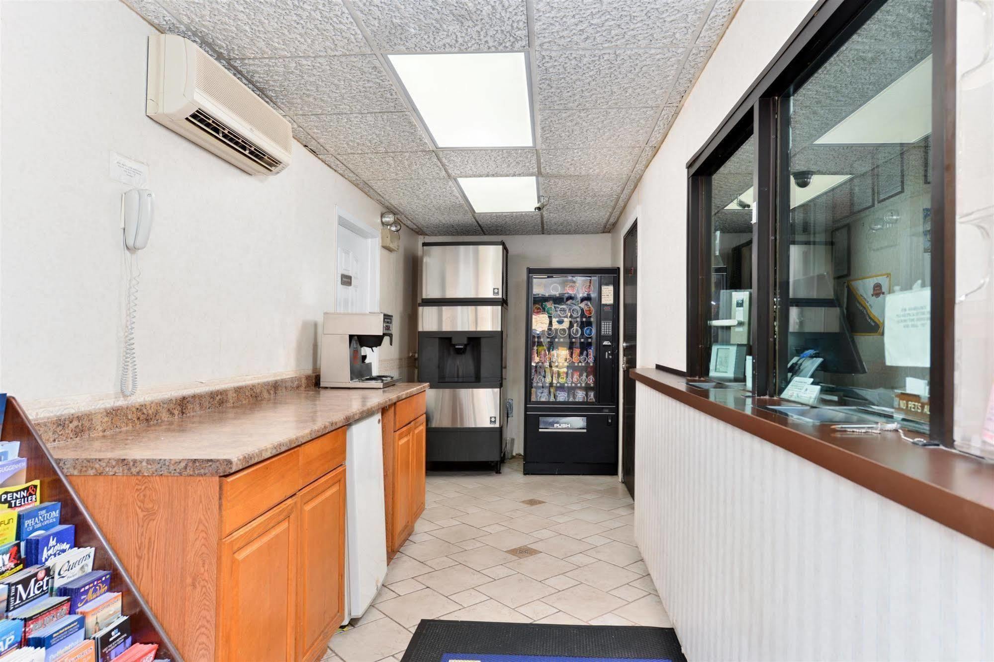 Americas Best Value Inn - Port Jefferson Station - Long Island Dış mekan fotoğraf