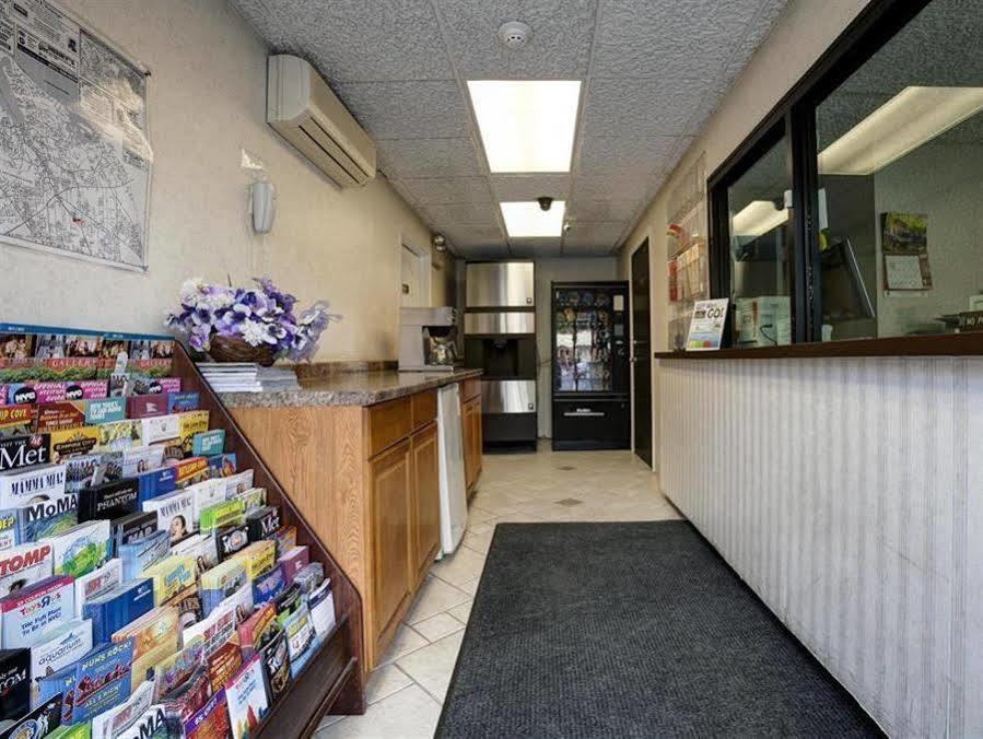 Americas Best Value Inn - Port Jefferson Station - Long Island Dış mekan fotoğraf
